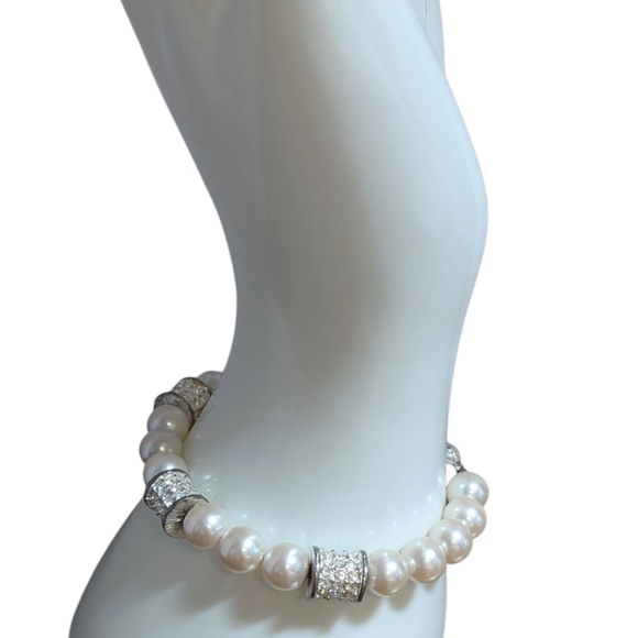 AG9 - Vintage Napier Faux Pearl Rhinestone Bracelet - Picture 1 of 6